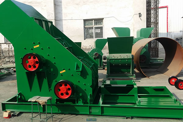Double stage bottom less crusher